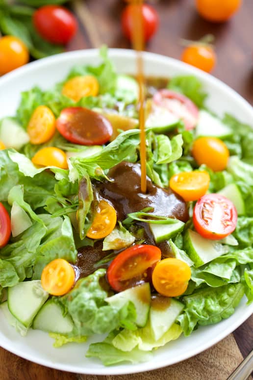 Your Go-To 2-Ingredient Balsamic Vinaigrette: Quick & Flavorful